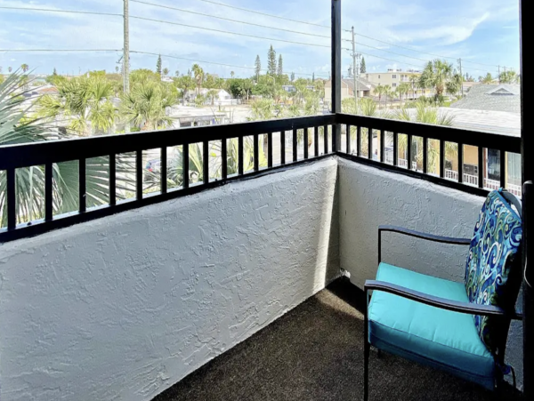 On Beach Vacation Condo in Madeira Beach
